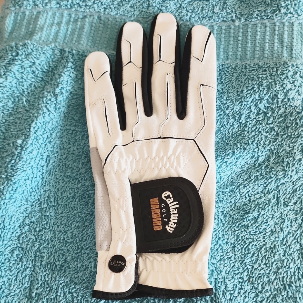 Callaway White Left Golf Glove. NWOT